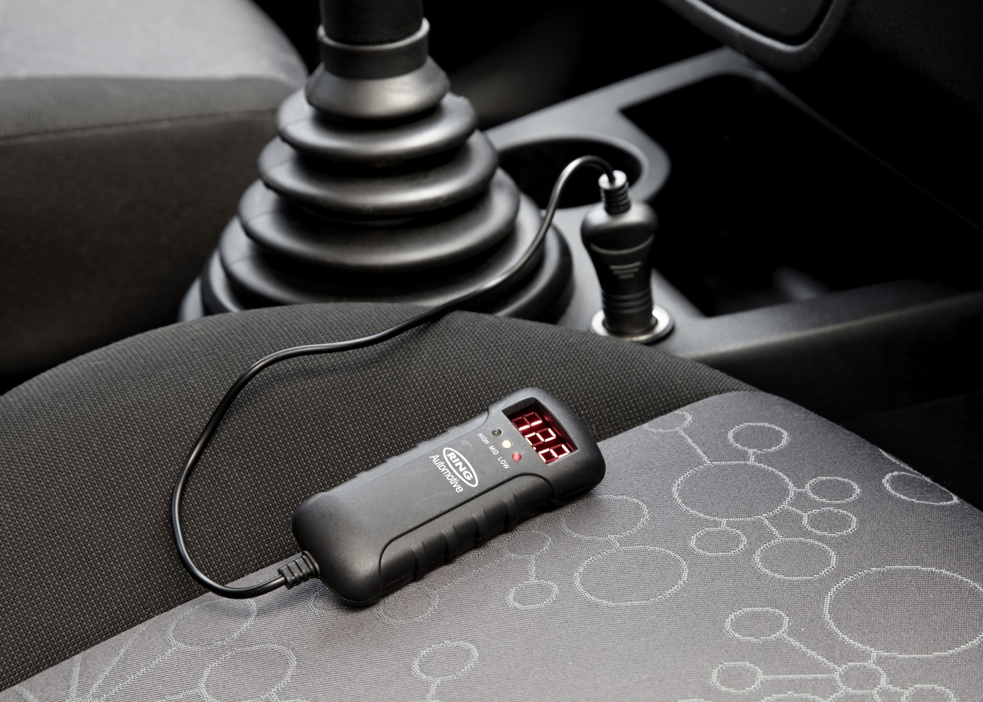 DC Plug Voltmeter Dual Voltage RBA3 Ring